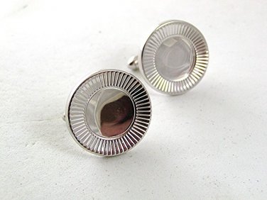 Vintage Silvertone Round By SWANK 82217c