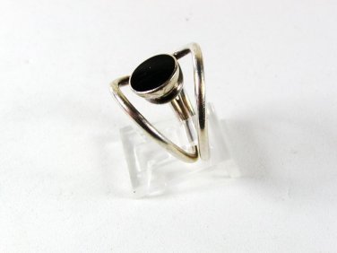 Sterling Silver Black Ring Size 7 1/4 Unbranded 41316