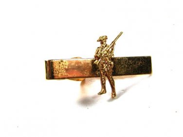 Vintage Colonial Soldier / Frontier Milita Goldtone Tie Clasp Unbranded 81215