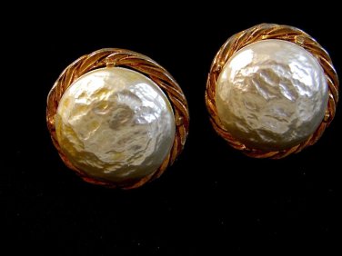 Vintage Goldtone & Pearlized Cufflinks
