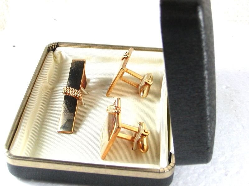 Vintage Goldtone Cufflinks & Tie Clasp By SWANK In Box 31816