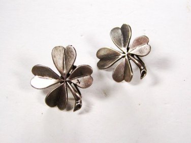 1940's - 50's Sterling Silver 4 Leaf Clover Screw Back Earrings Unbranded 8715