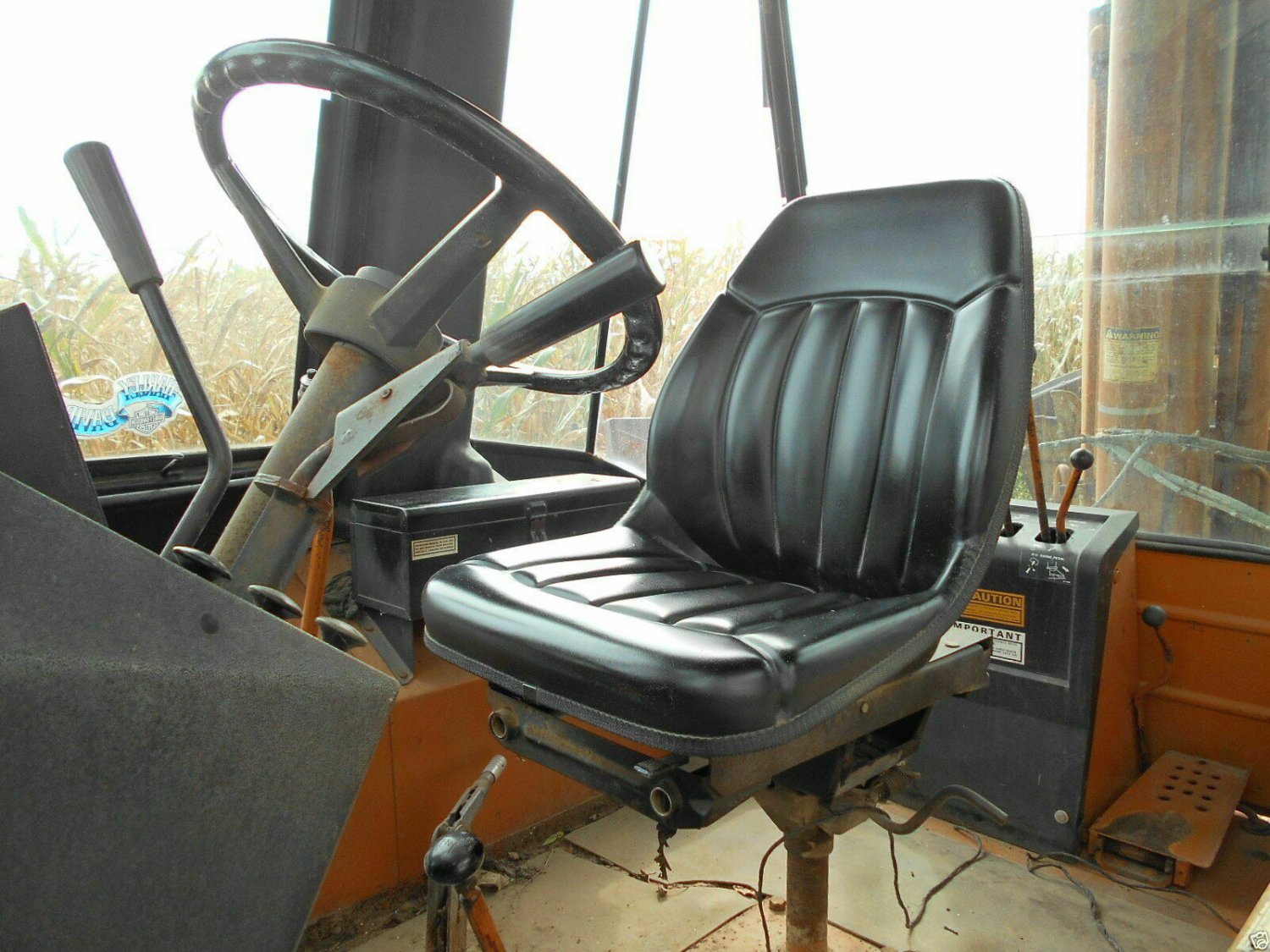 CASE BACKHOE LOADER 580C,580D,580E,580L,580M BLACK SEAT SKID STEER