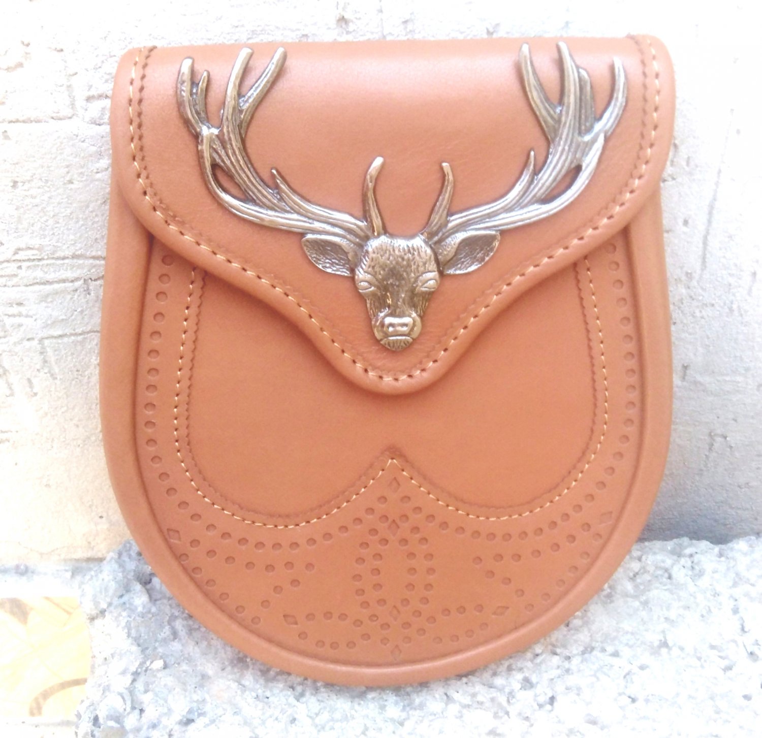TAN LEATHER SPORRAN: Real Leather-Stag Design