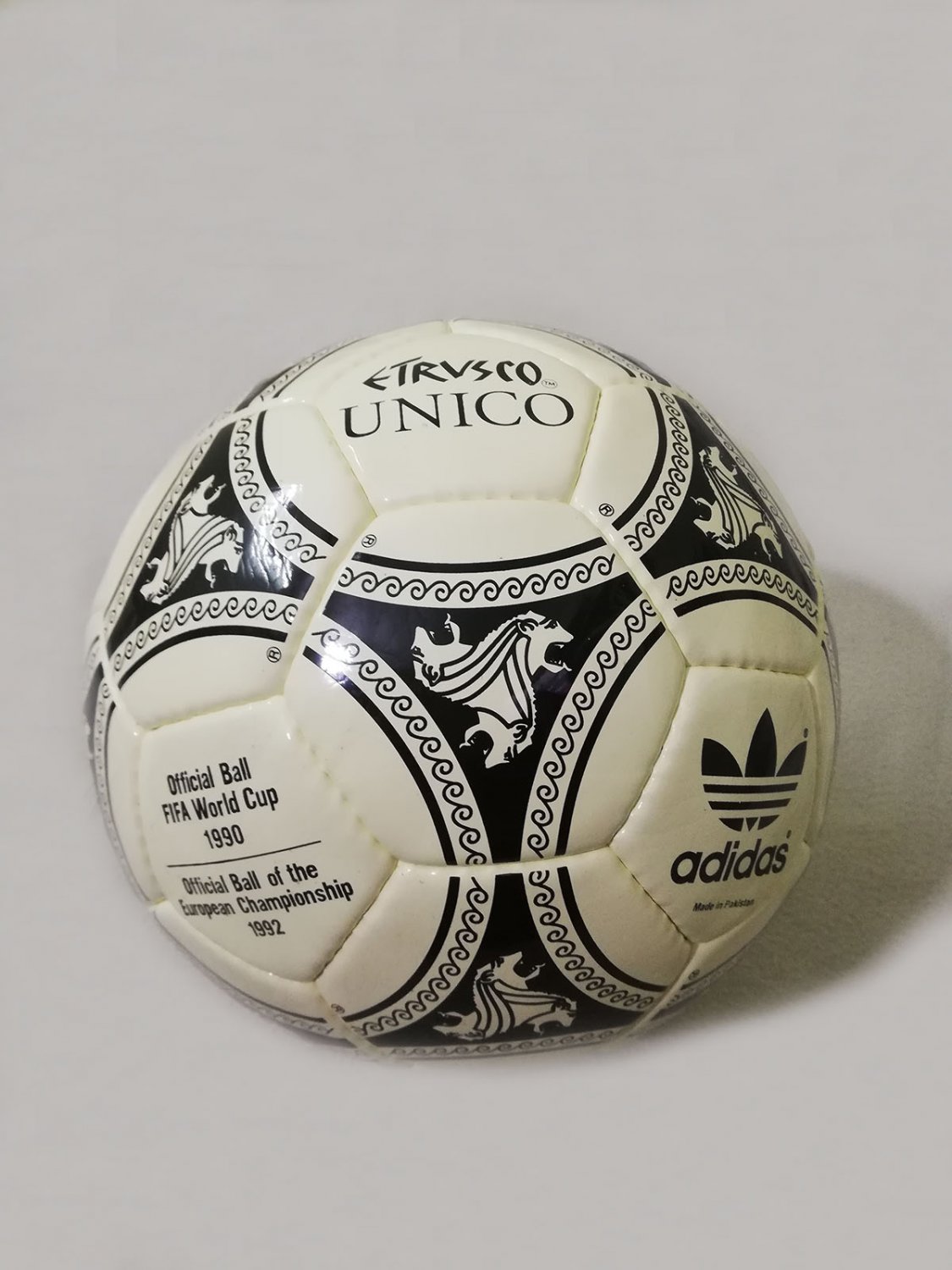 Adidas Etrusco Unico Football | FIFA Soccer | Official Match Ball W/C 1990/1992