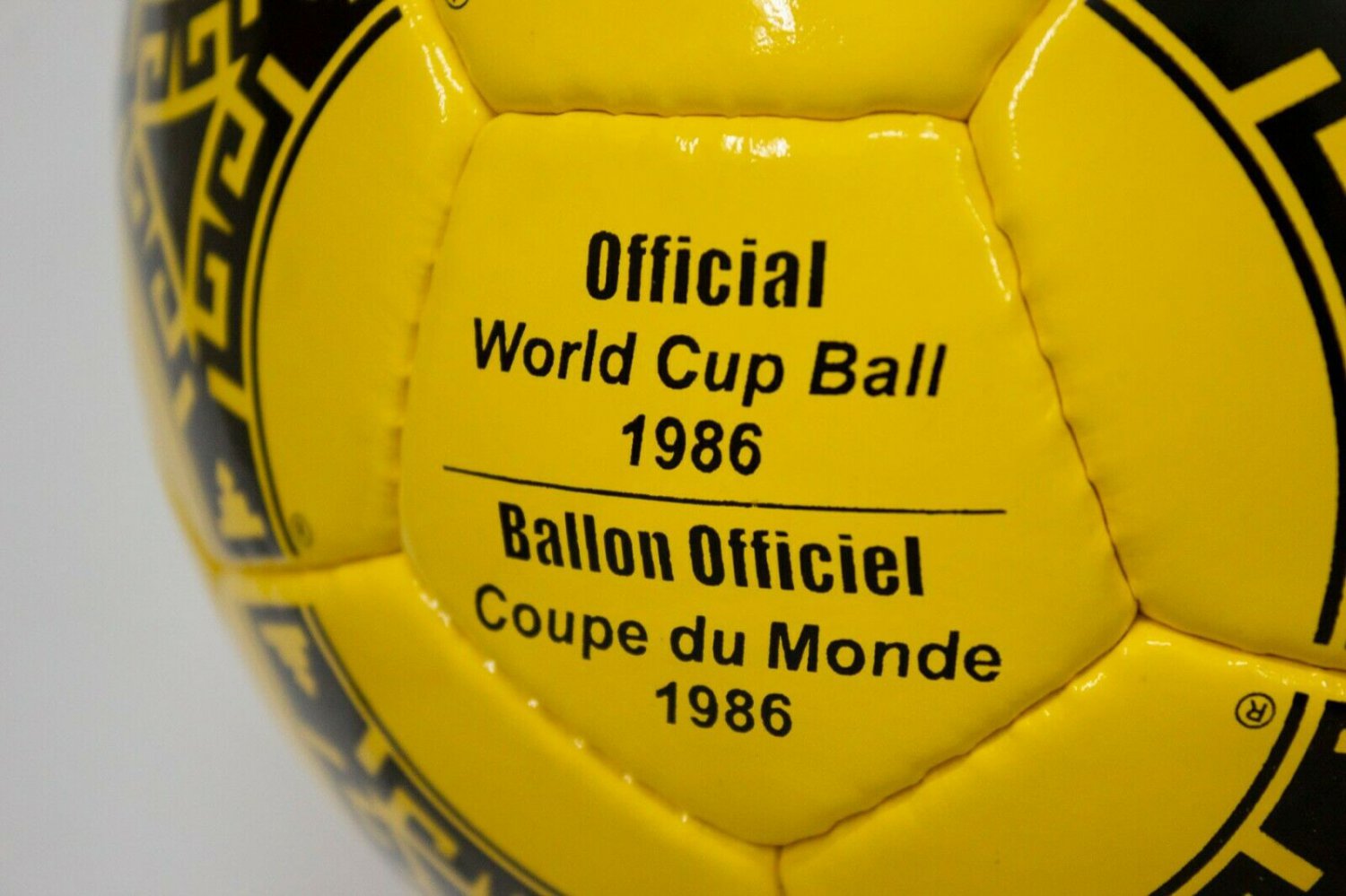 BALLON DE FOOTBALL vintage EUR 220,00 - FR