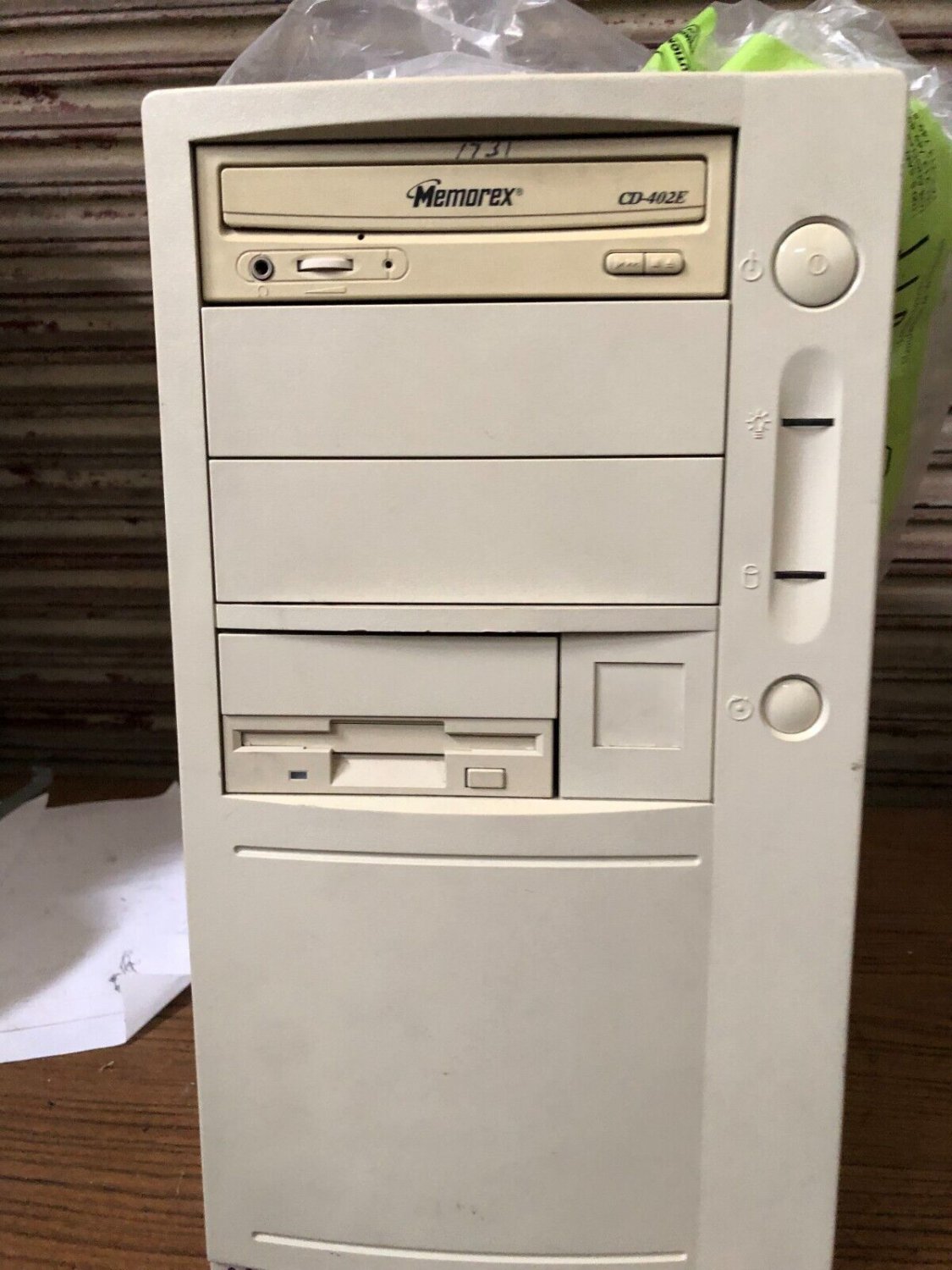 Vintage Retro PC Case Beige Computer Case ATX Retro Tower White USED celeron 14