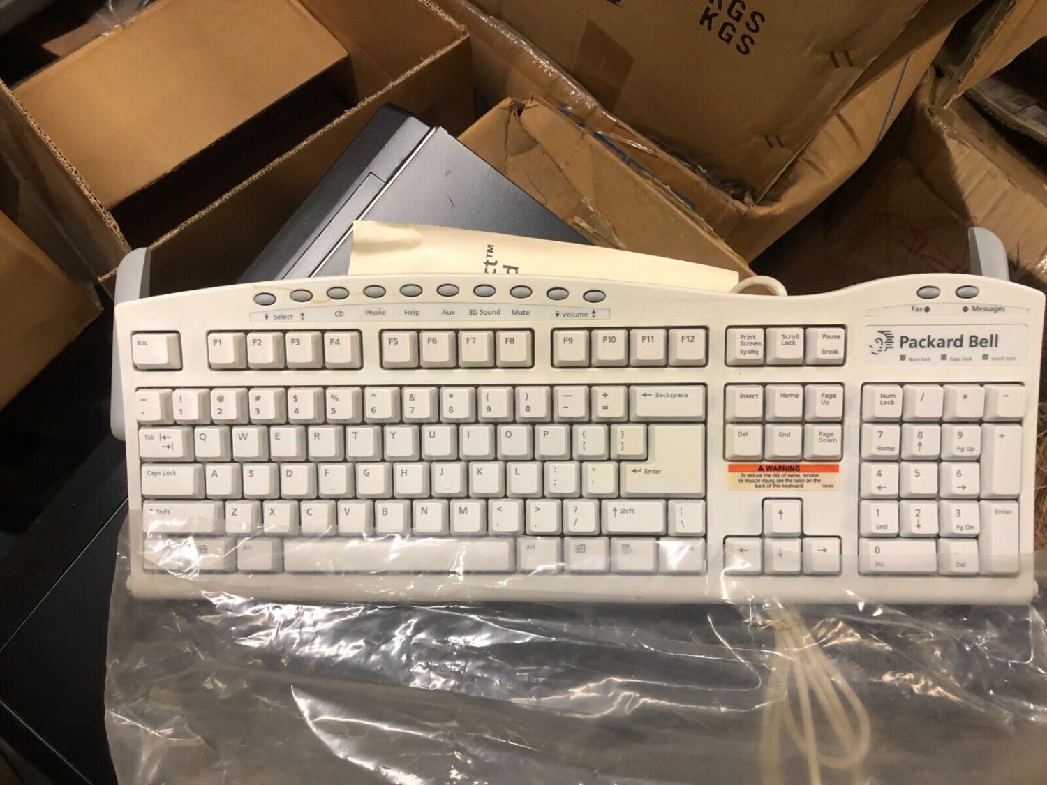 Vintage Packard Bell PS/2 Computer Media Select Keyboard Beige White FDA-116C