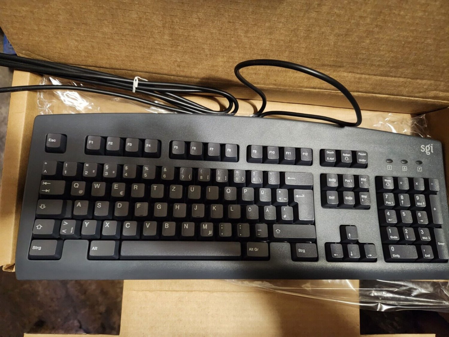 RARE NEW German Ps/2 SILICON GRAPHICS SGI GREY PS2 KEYBOARD 062-0051-001 6512-BN