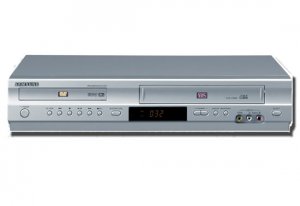Samsung DVD-V4600 Progressive Scan DVD & Hi-Fi VCR Combo Player