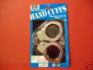DIE CAST METAL HAND CUFFS WITH KEYS FUN PARTY GIFTS TOYS