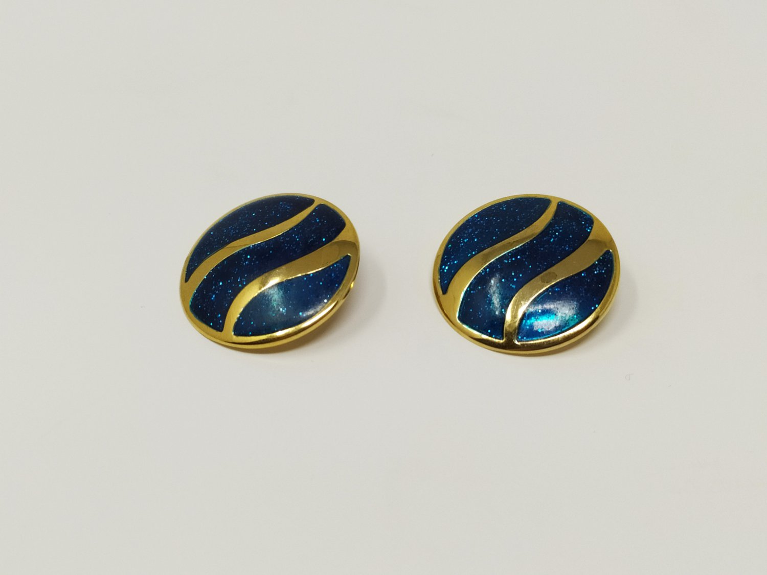 1980s Stunning Vintage Pair of Cyan Earrings