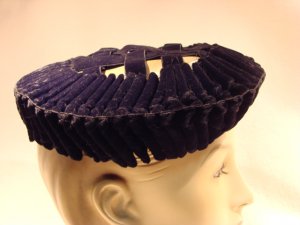 Vintage Hat 40s Black Velvet Woven Rennaisance