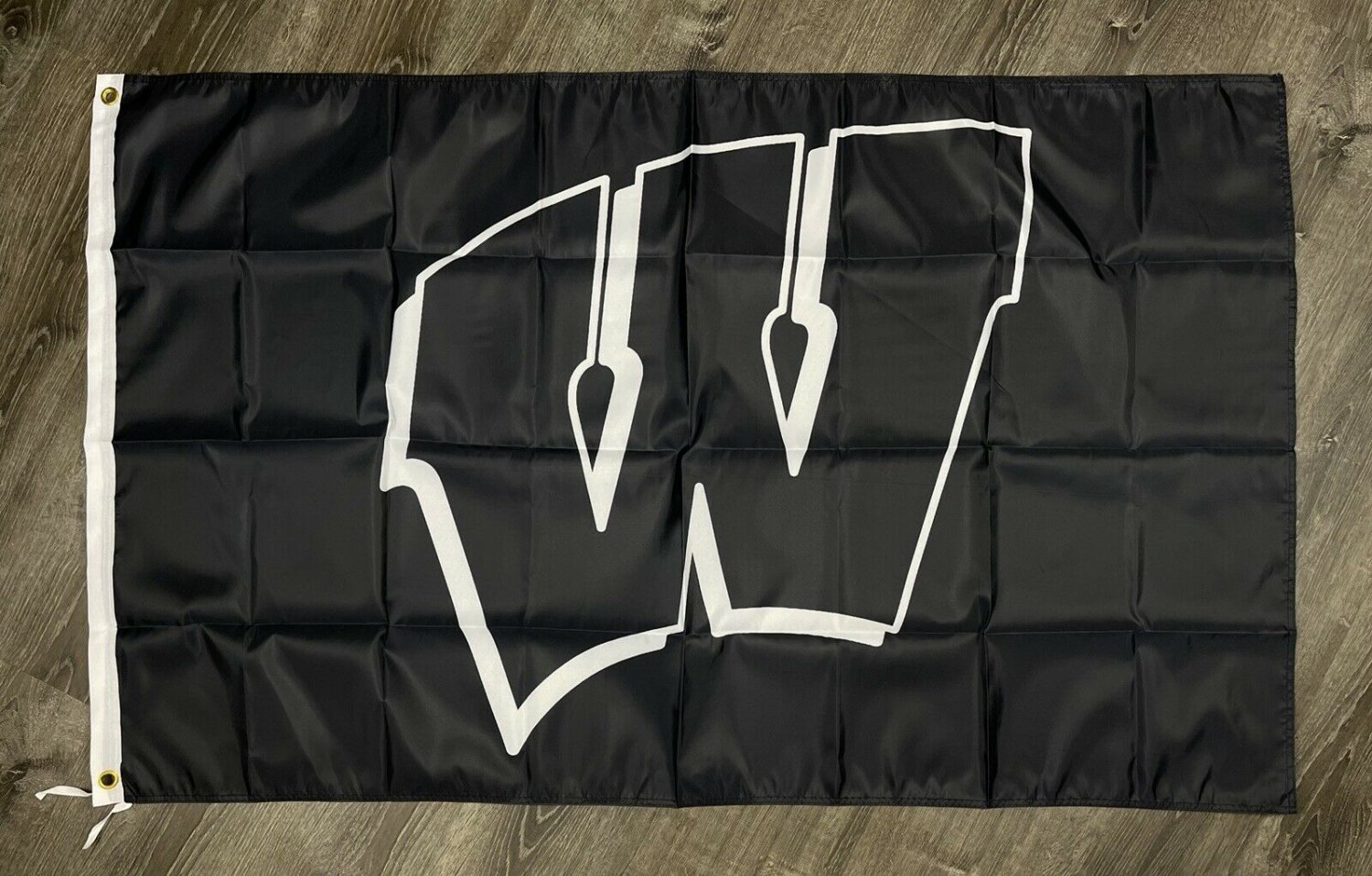 Wisconsin Badgers Logo Flag 3x5 ft Black Sports Banner Man-Cave Garage