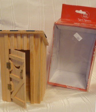 Old-fashioned Outhouse from Town Square Miniatures, NIB, NOS