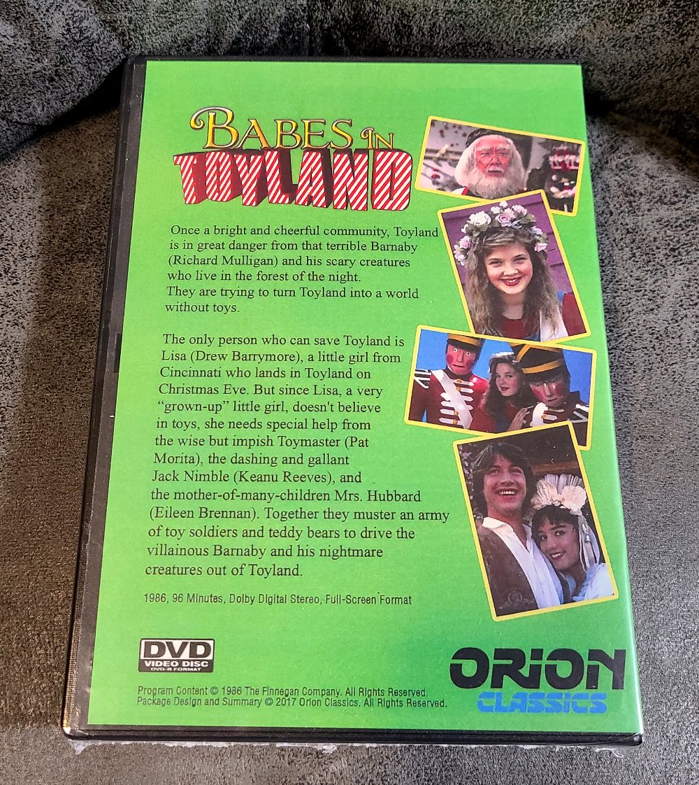 Babes In Toyland 1986 DVD Keanu Reeves Christmas Musical [DVD]