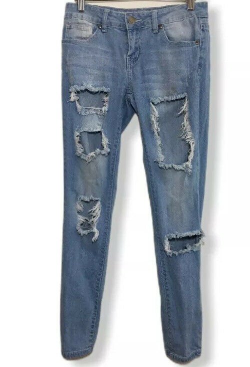VIP Jeans Denim Light Blue Wash, Ripped Size 5-6 29x36&acirc;�� See Pic Flaw