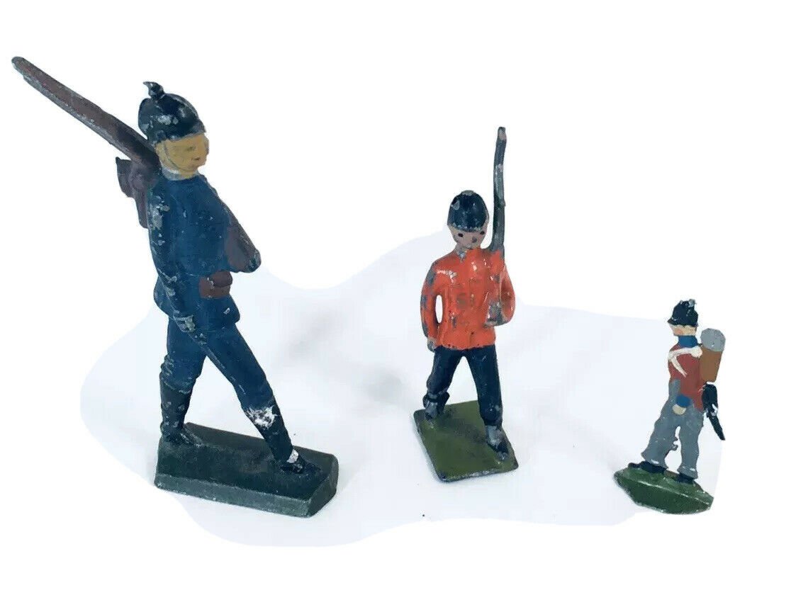 Vintage Metal Cast Iron Lead Figures Figurines Soldiers Toys Collectiables Set3