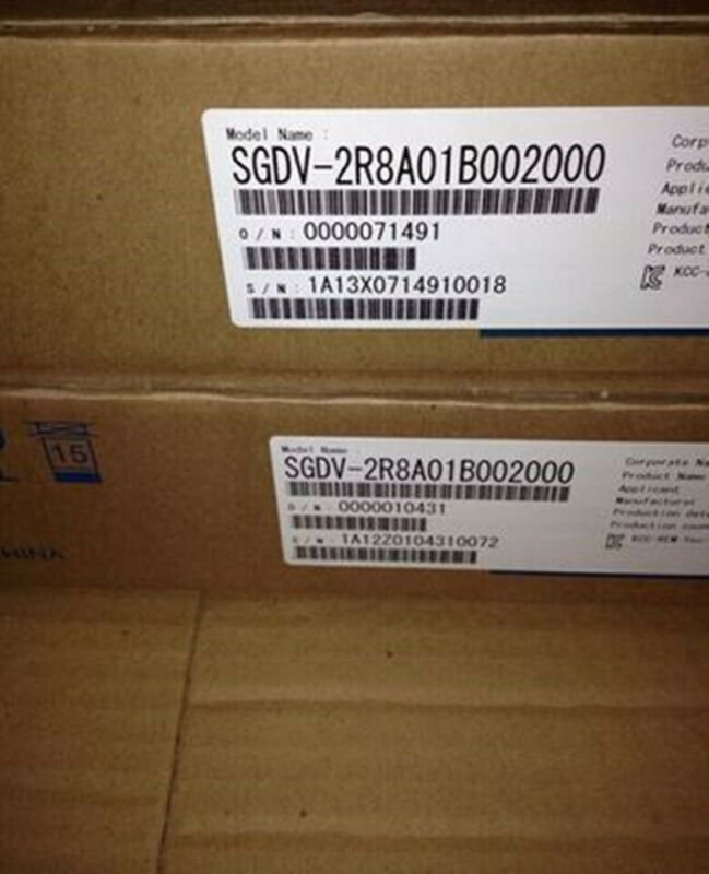 YASKAWA servo  driver SGDV-2R8A01B002000 NEW  