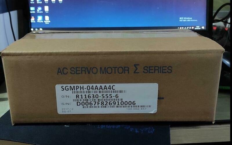 YASKAWA SERVO MOTOR SGMPH-04AAA4C SGMPH04AAA4C NEW  