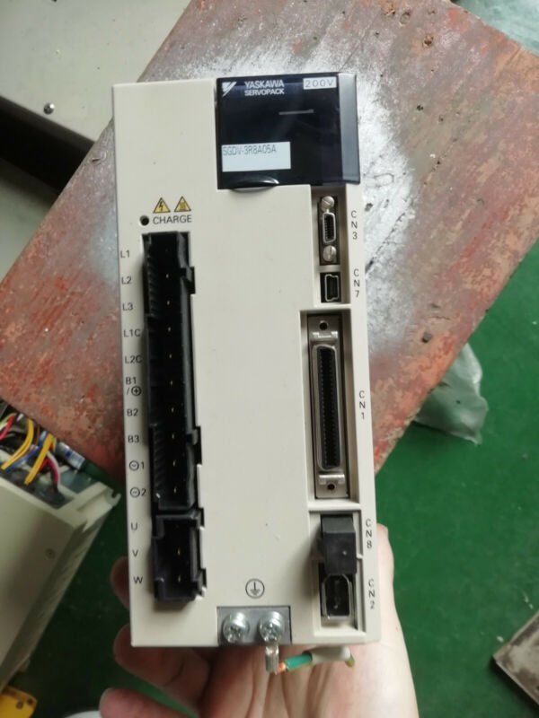 YASKAWA servo  driver  SGDV-3R8A05A Refurbished  
