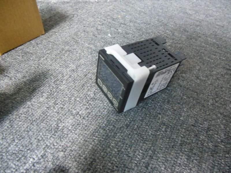 OMRON TEMPERATURE CONTROL UNIT E5CN-R2MT-500 E5CN-R2MT-500 NEW  