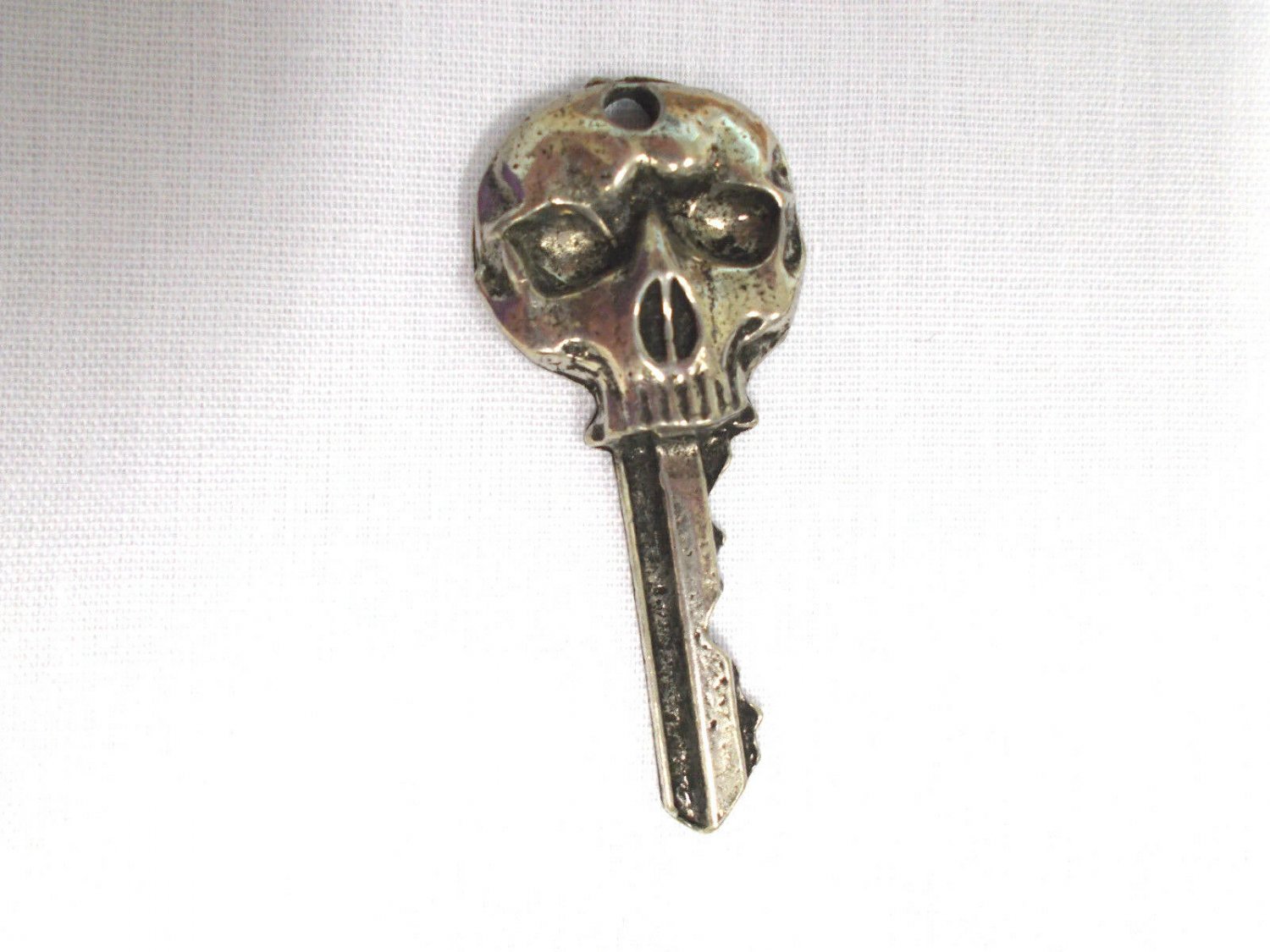Ключ с черепом stardew. Костяной ключ Дорс. Скелет ключ Дорс. Ключ с черепом Дорс. Скелетный ключ Doors.
