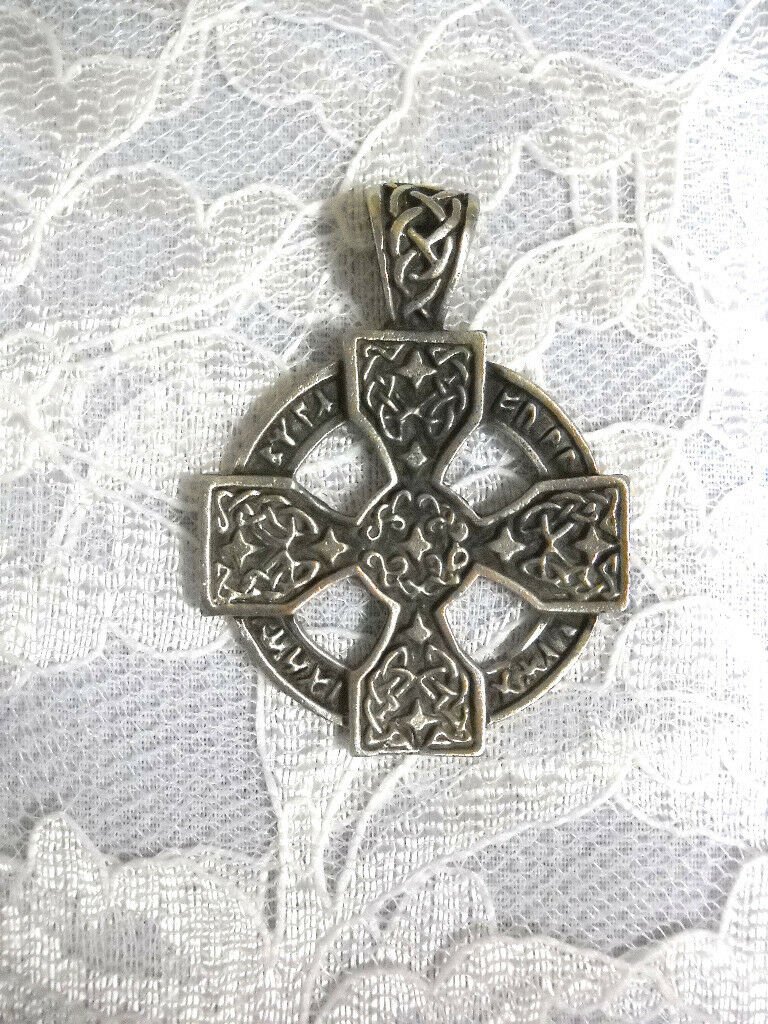 Celtic Design Short Cross Silver Alloy USA Cast Pendant Cord Necklace