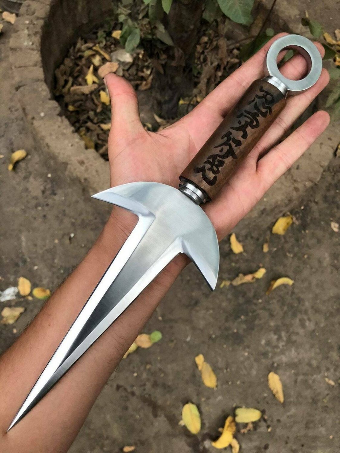 KUNAI REPLICA HANDMADE SPRING STEEL 13" ROSE WOOD ENGRAVED HANDLE DAGGER KNIFE