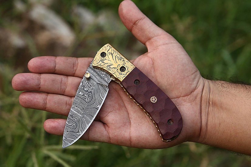 A Beautiful Custom Handmade Damascus Steel 7.5&acirc;�� inches Folding Knife