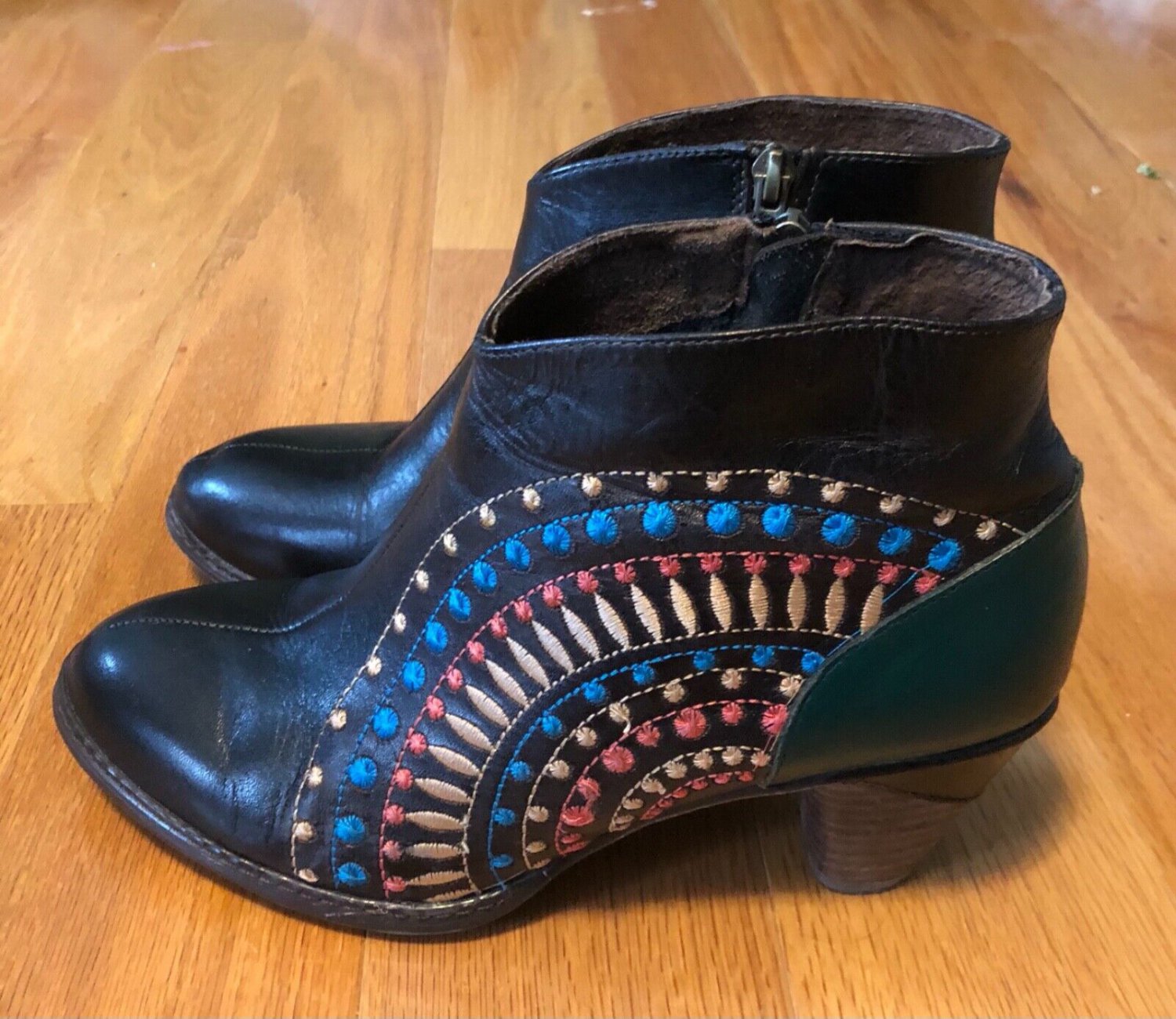 Spring Step L'Artiste Rhapsody Black Multi Embroidered Teal Ankle Boot 39 8.5