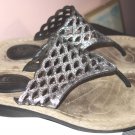 Cliffs by White Mountain Cameo Silver Glitter Thong Sandals Size 8 Cliffs by White Mountain Cameo Silver Glitter Thong Sandals Size 8