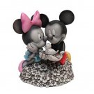 Disney 2015 EPCOT Flower & Garden Festival Mickey Minnie Hold a Bird Statue NIB Disney 2015 EPCOT Flower & Garden Festival Mickey Minnie Hold a Bird Statue NIB