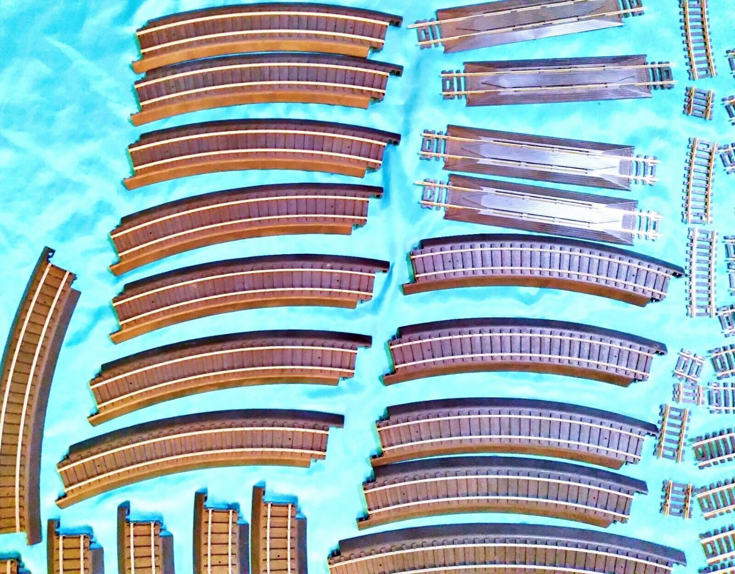 80+ HO Train Tracks Life Like PowerLoc Track Straight Curved Switches