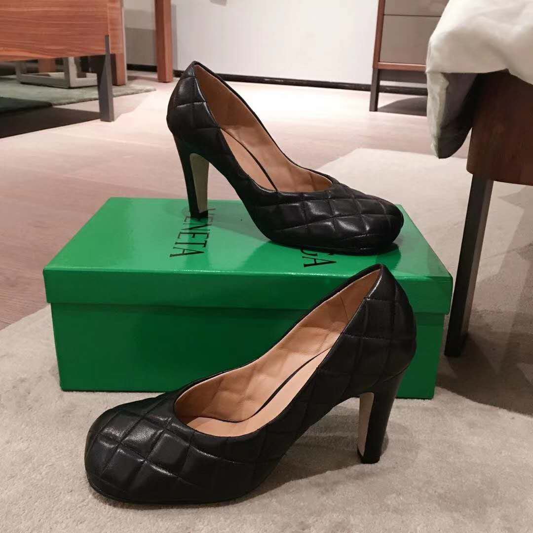 Woman Shoes Black Pumps Quilted Puffy Black Leather Pumps