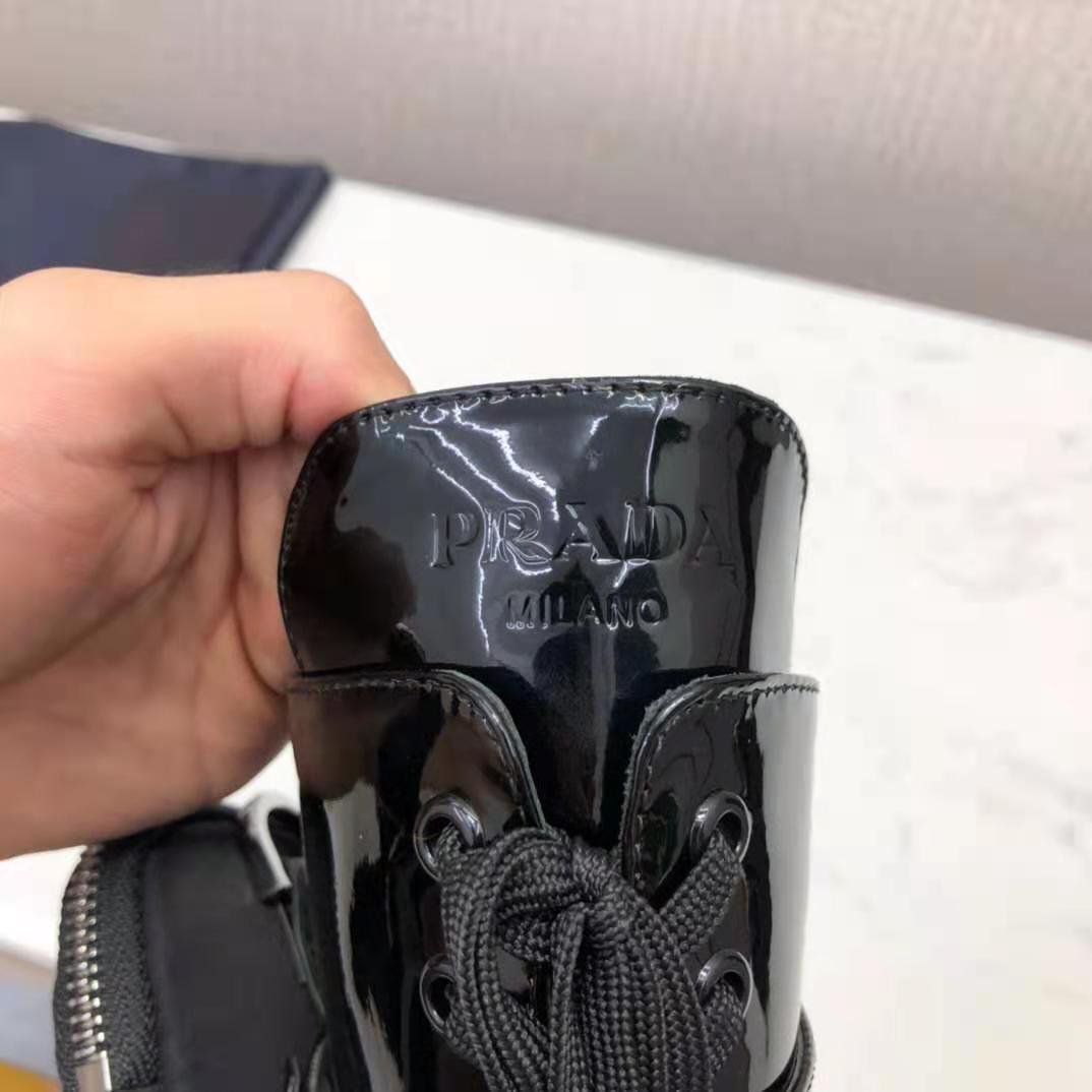 removable pouch combat boot