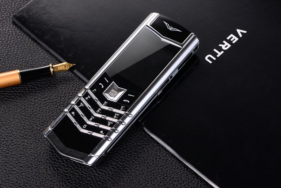 Vertu V10 unlocked, a luxury mobile phone cellhpone, valuable for collection,safety use -color:white