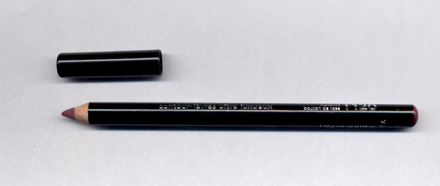 AVON ULTRA LUXURY LIP LINER PENCIL ROSEBUD T120 NEW WITHOUT BOX