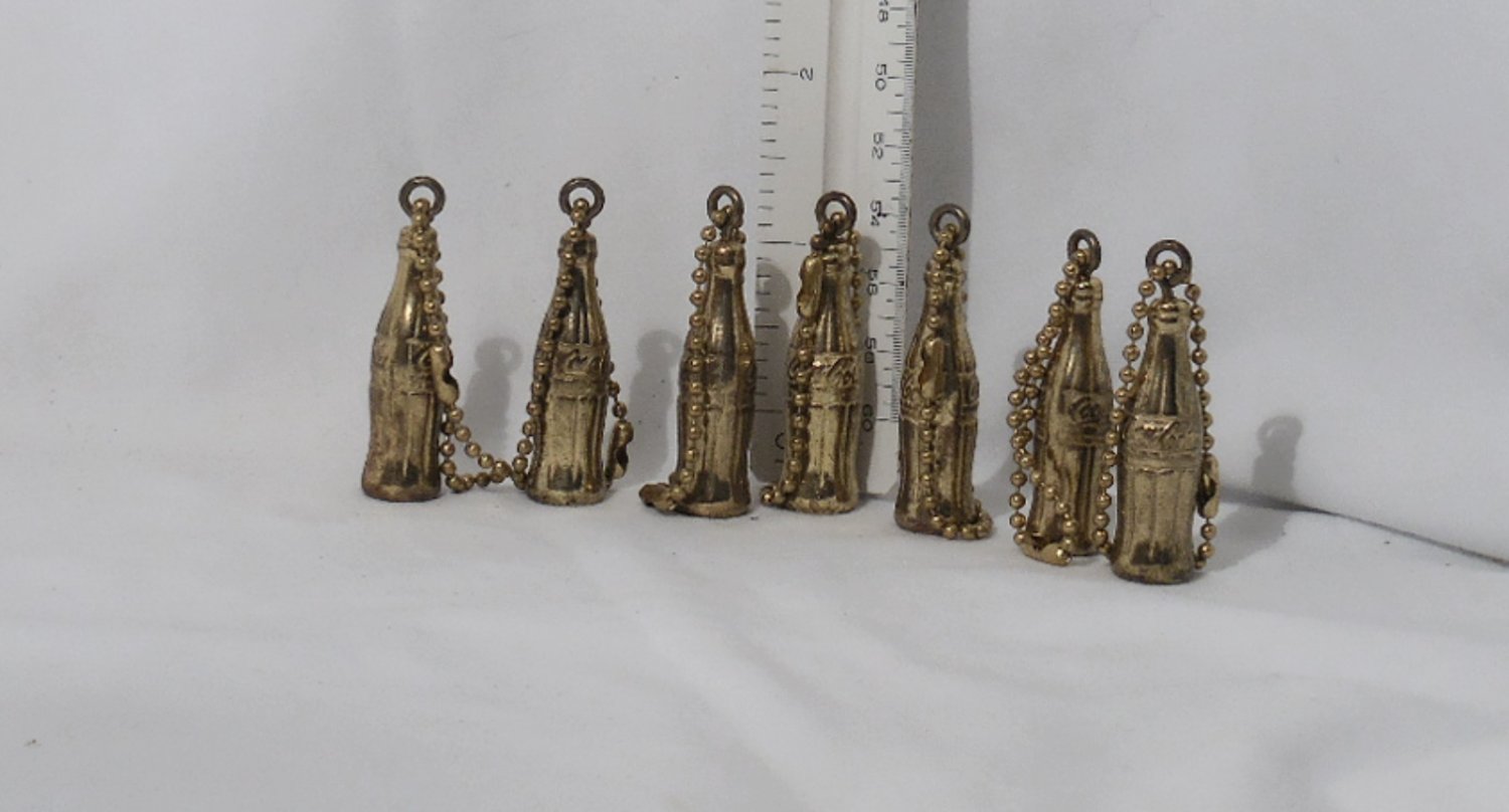 LOT OF 7 COCA COLA COKE BOTTLE KEYCHAINS GOLD TONE KEY RING VINTAGE
