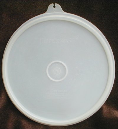 Tupperware replacement lid Y 229 size 8 1/8 inches