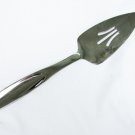 Oneida stainless steel cake lifter plain end 11 1/2 inches very nice