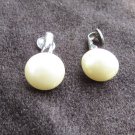 Sarah Coventry clip earrings round faux pearls