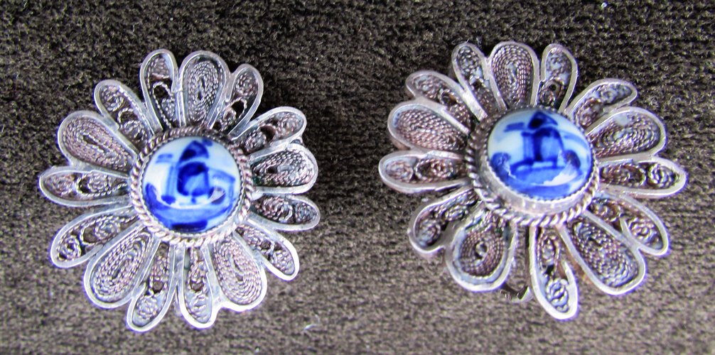 Delft Holland porcelain & 835 silver vintage earrings screw backs filigree