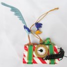 Road Runner dynamite & clock timer ornament TM Warner Brothers 1998 Roadrunner