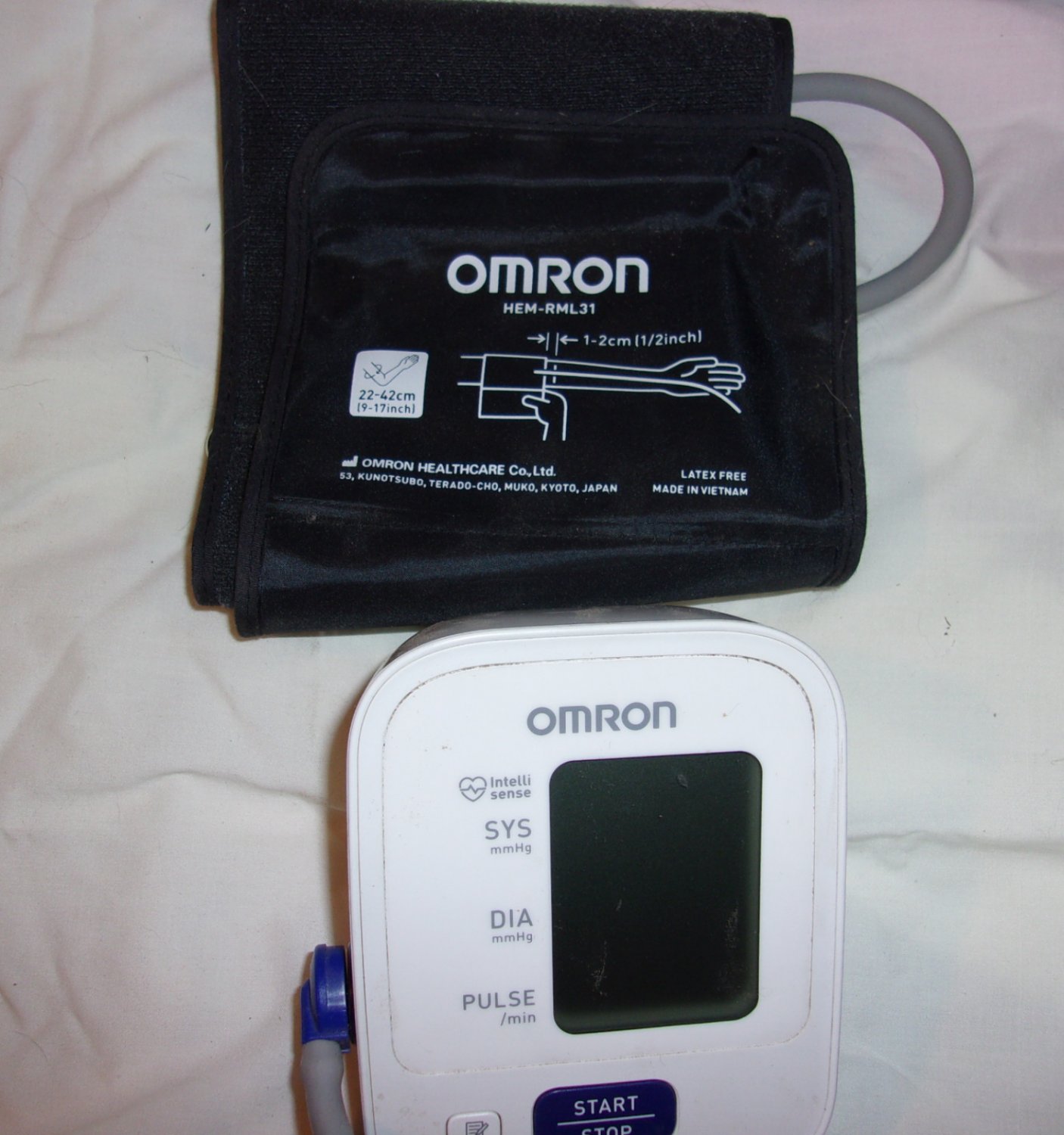 Omron Blood Pressure Monitor BP710N with cuff - used