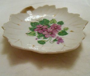 NASCO LEAF DISH VIOLETS PIN TRAY SHABBY COTTAGE CHIC