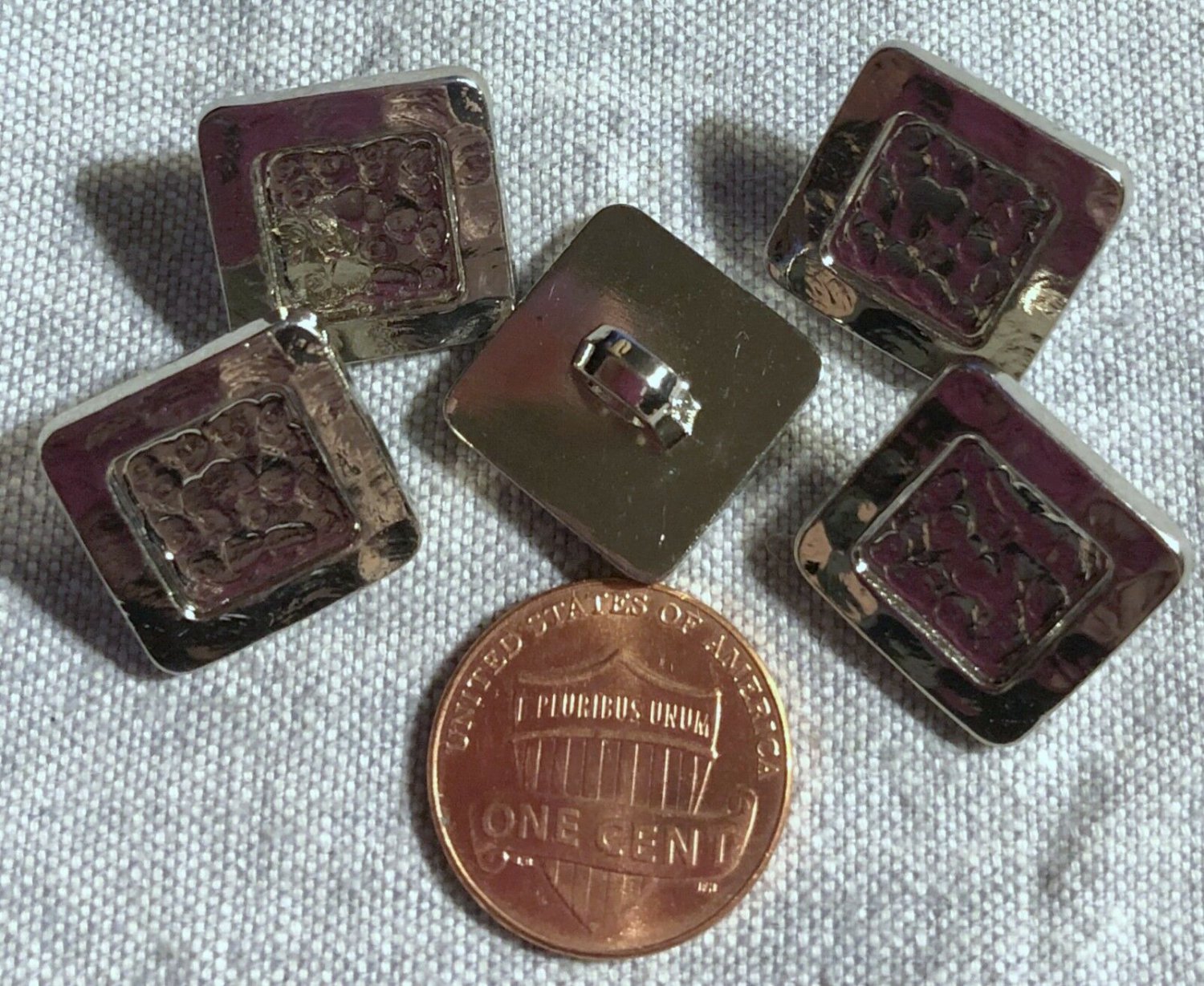 5 Square Shiny Silver Tone Plastic Shank Buttons Hammered Look 16mm 5/8" 8985