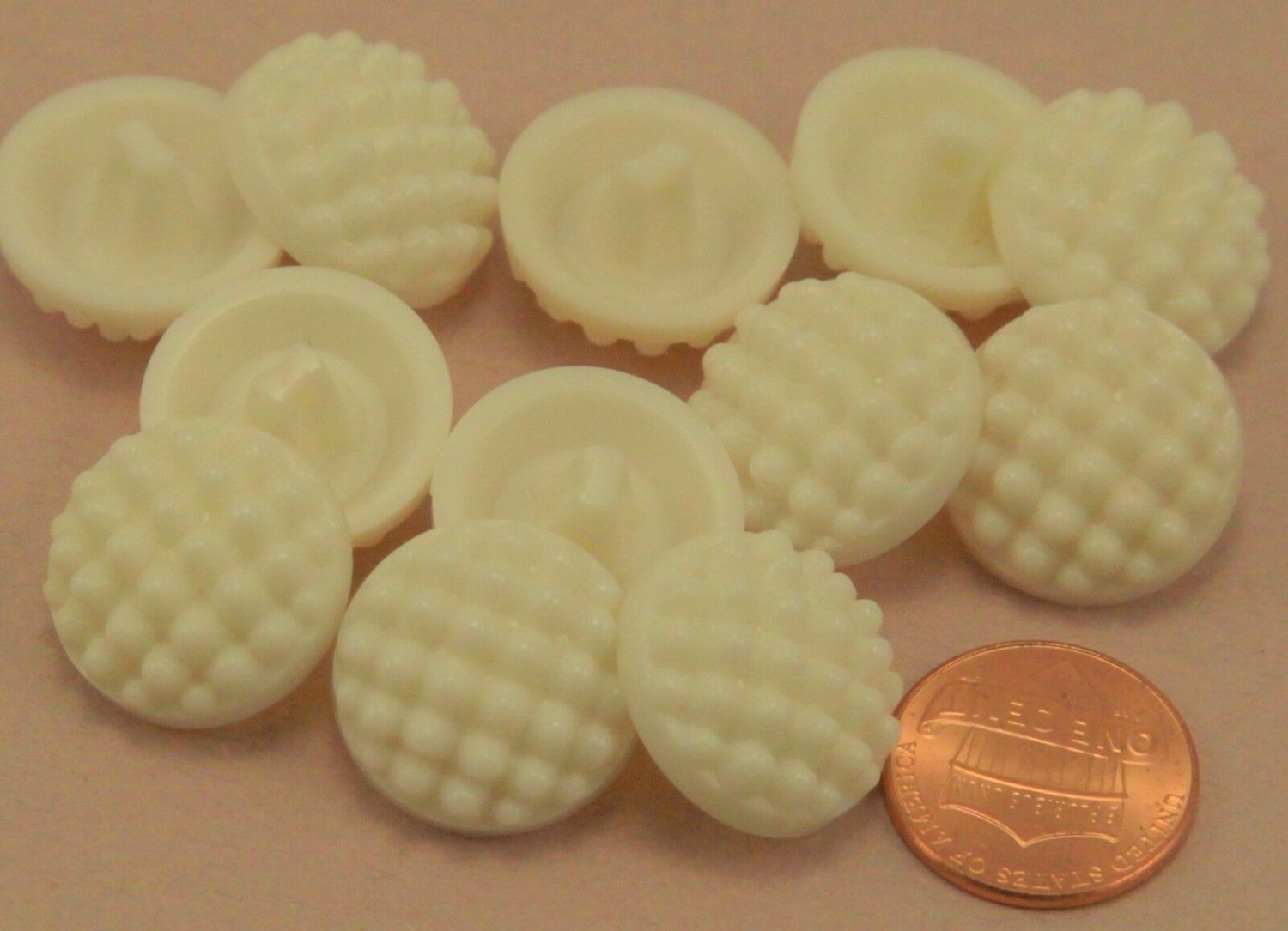 12 Cream PLASTIC Berry Design Domed Buttons 3/4" 19MM # 6289