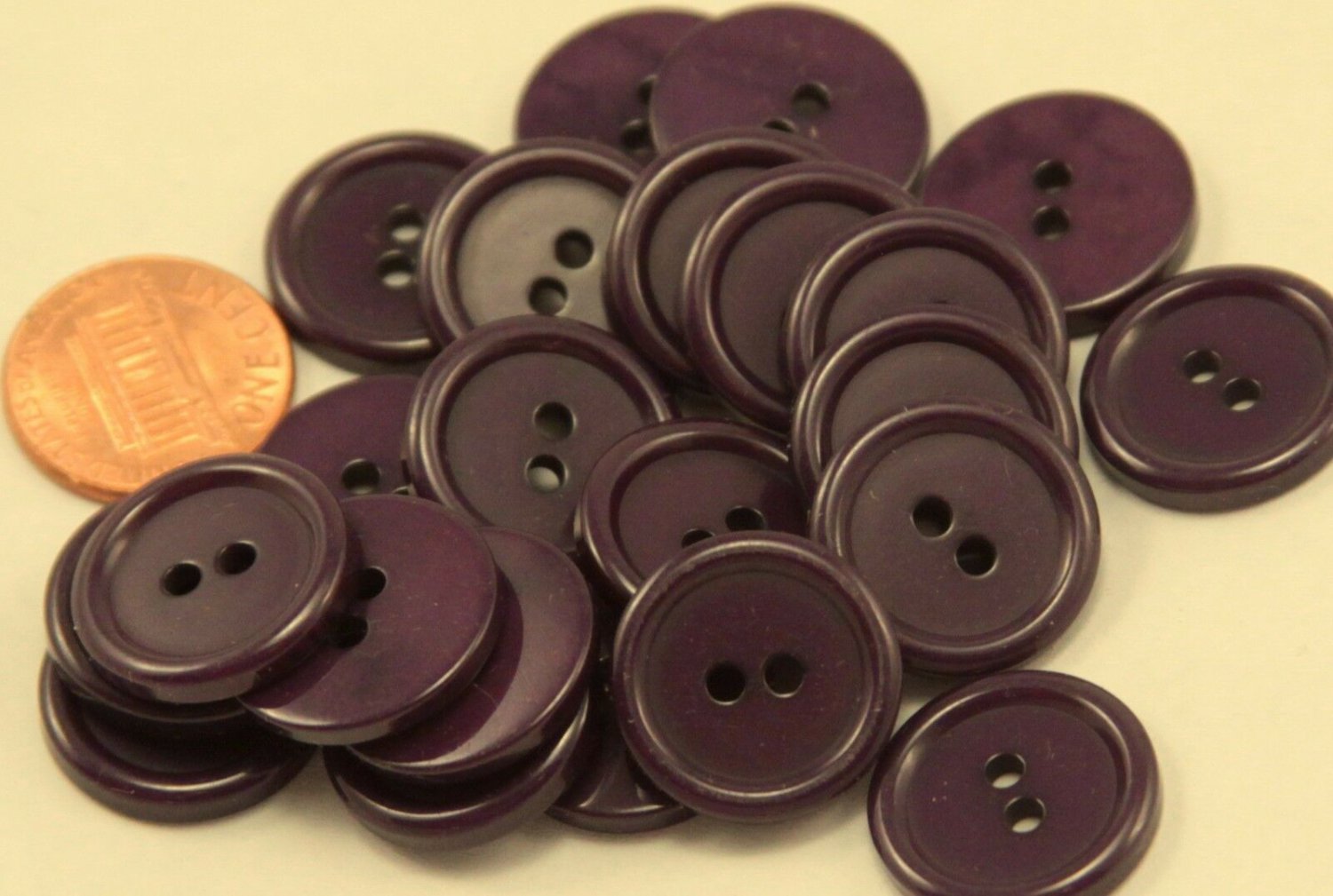 24 Dark Purple Plastic Sew-through Buttons 3/4" 19mm # 7064
