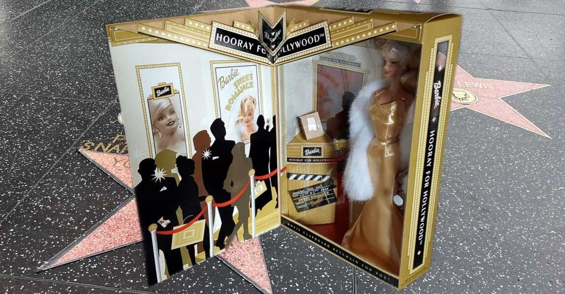 2002 Hooray for Hollywood Special Edition Vintage Barbie Doll Starring in "Sweet Romance" NIB.